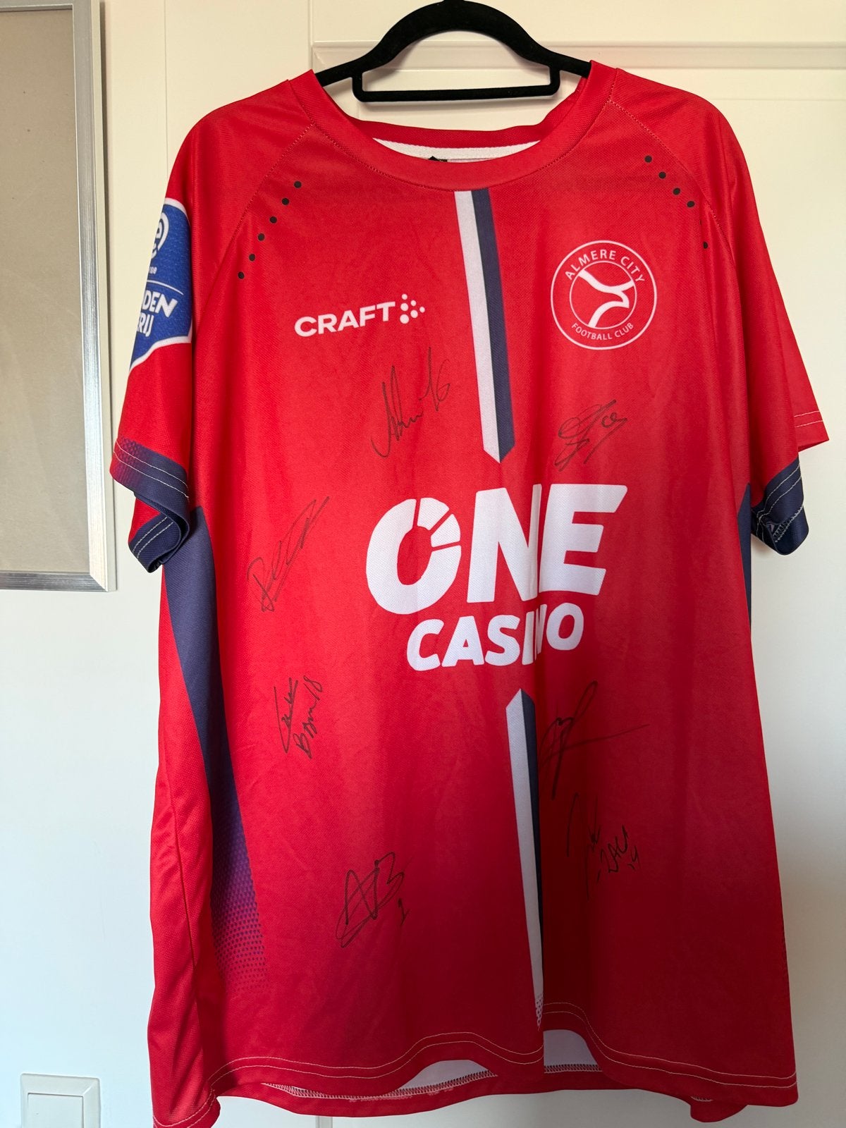Gesigneerd Almere City FC Thuisshirt - Maat L, Maat L, Ophalen of Verzenden, Zo goed als nieuw, Shirt