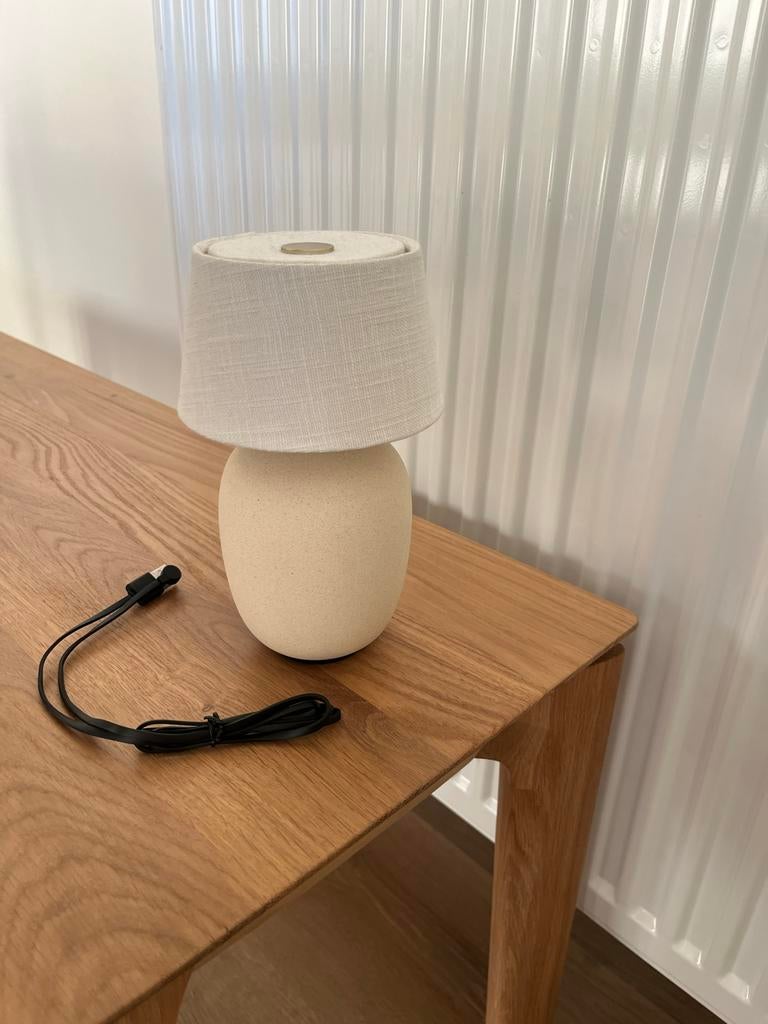 Audo Copenhagen Torso Tafellamp LED Oplaadbaar Zand, Ophalen, Zo goed als nieuw, Kunststof, Minder dan 50 cm