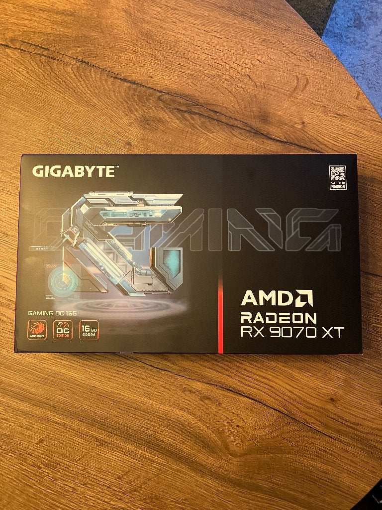 AMD Radeon RX 9070 XT Gigabyte videokaart, Computers en Software, Videokaarten, AMD, GDDR6, Ophalen of Verzenden, Zo goed als nieuw