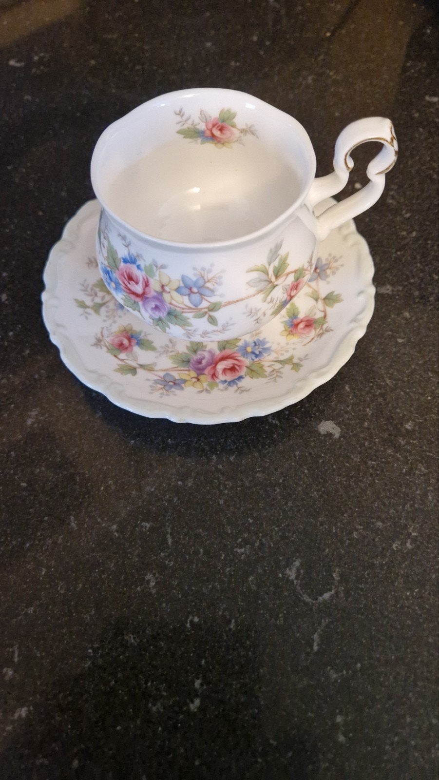 Royal Albert Colleen kop en schotel, Ophalen of Verzenden, Zo goed als nieuw, Porselein, Kop en/of schotel