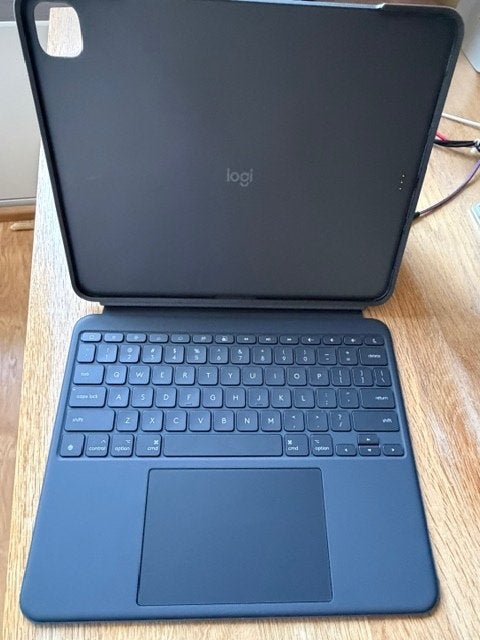 Logitech Combo Touch voor 13-inch iPad Pro M5, 13 inch of meer, Logitech, Bescherming voor- en achterkant, Ophalen of Verzenden
