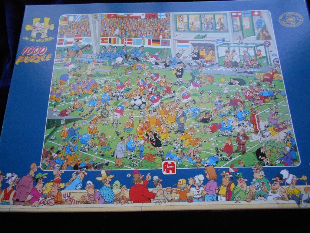 Puzzel van Jan van Haasteren: Voetbalkampioenschappen,2,50., Ophalen of Verzenden, 500 t/m 1500 stukjes, Zo goed als nieuw, Legpuzzel