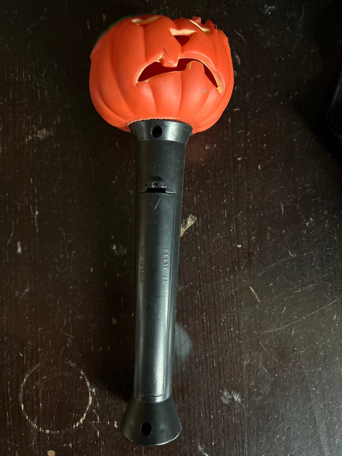 Halloween pompoen zaklampje 24 cm lang, Diversen, Ophalen of Verzenden