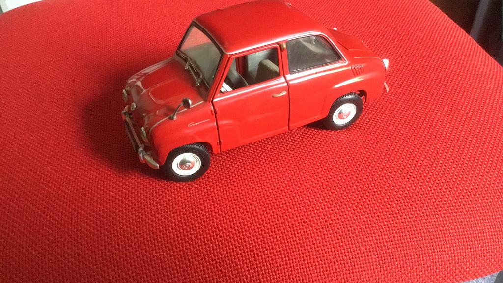 REVELL AG  1997 GOGOMOBIL ! VRIJ ZELDZ. + REVELL FOLDER, Ophalen of Verzenden, Zo goed als nieuw, Auto, SIKU