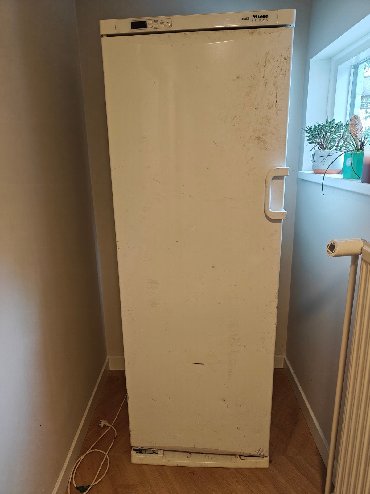 Miele F 7561 S-1 vriezer, Witgoed en Apparatuur, 200 liter of meer, Ophalen, Gebruikt, Zonder vriesvak