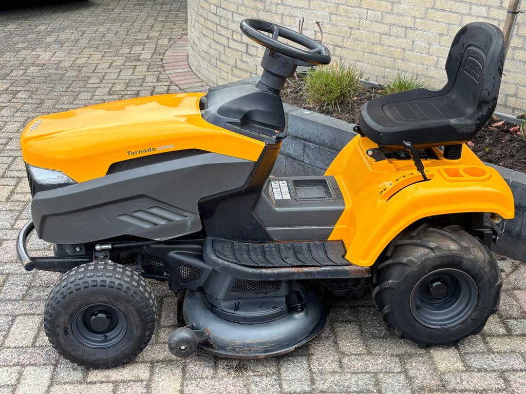 Stiga Gebruikte 2098h Zitmaaier 98cm mulch hydrost, Gebruikt, Stiga