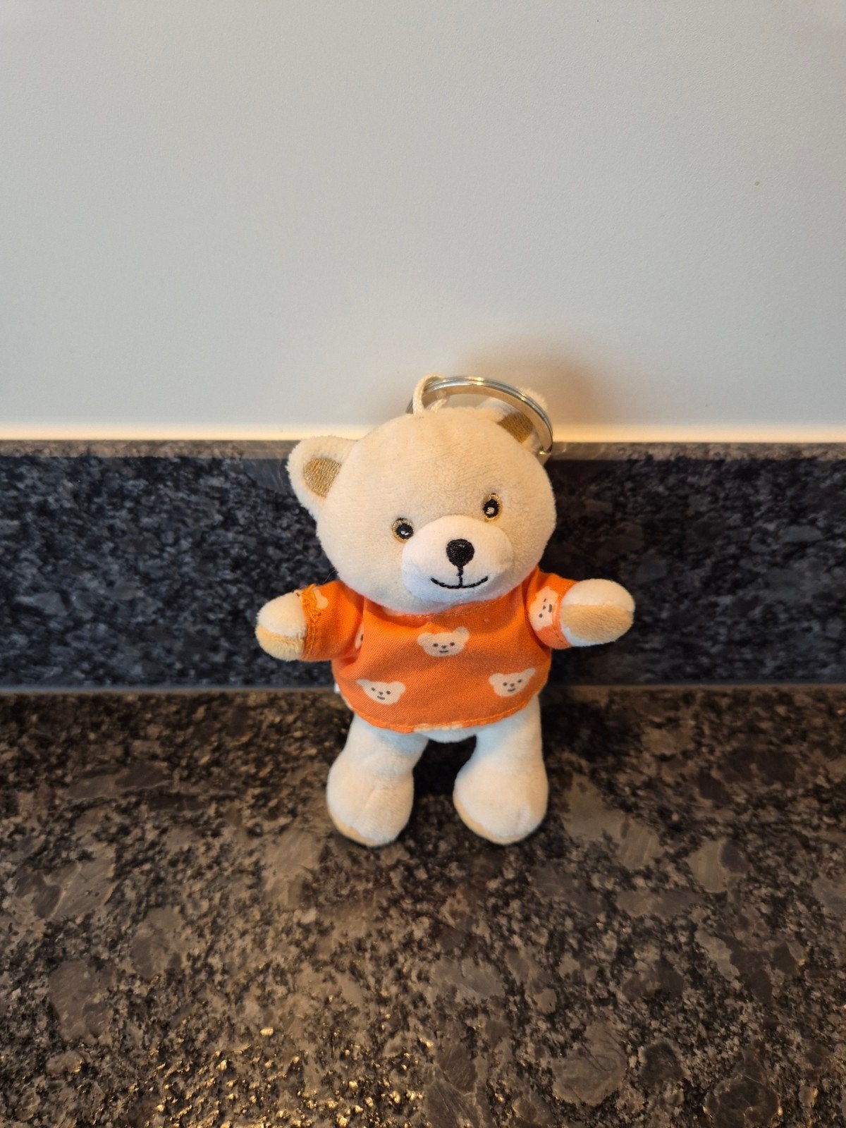 Robijntje - Sleutelhanger Robijntje met oranje shirtje, Ophalen of Verzenden, Overige typen