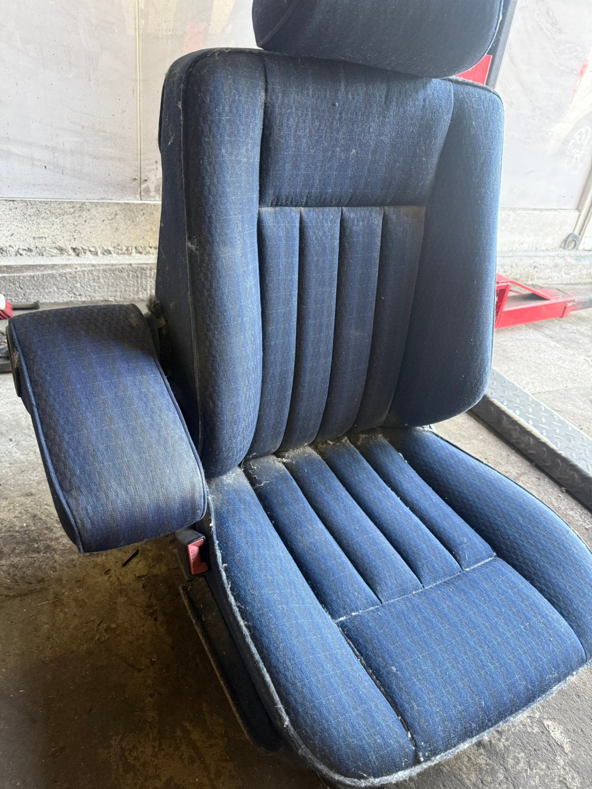 Bestuurder stoel W124 incl armleuning blauw, Ophalen, Nieuw