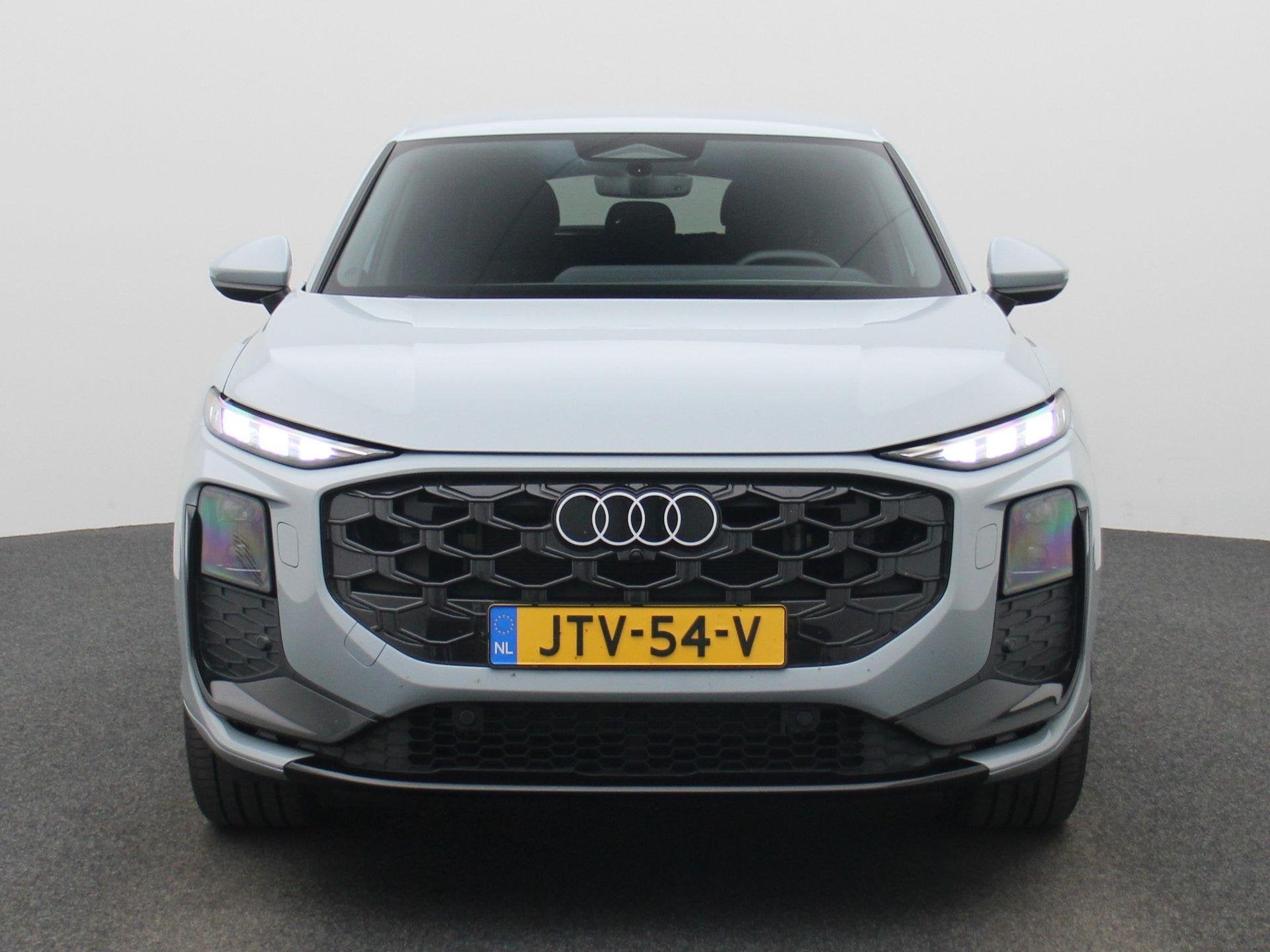Audi Q3 Sportback 1.5 e-hybrid S edition 272 PK l Demo l Ada, Auto's, Audi, 12 maanden, 1800 kg, 1498 cc, 4 cilinders
