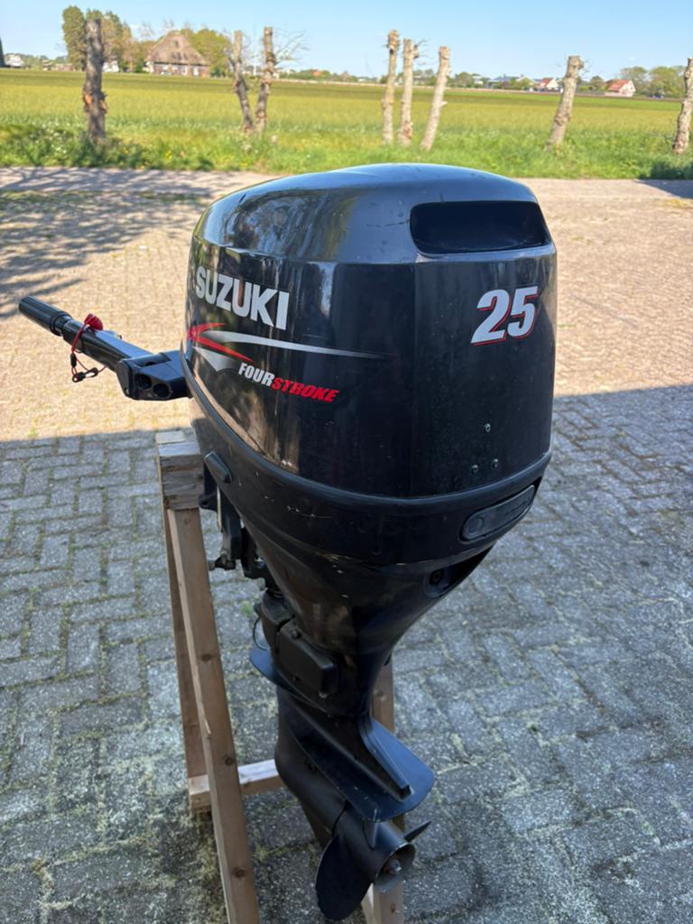 Suzuki 25pk 4takt buitenboordmotor, Watersport en Boten, Ophalen of Verzenden, Zo goed als nieuw, Motor en Techniek