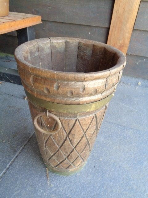 Houten bak / ton / paraplubak (ongeveer 50 cm hoog)., Ophalen
