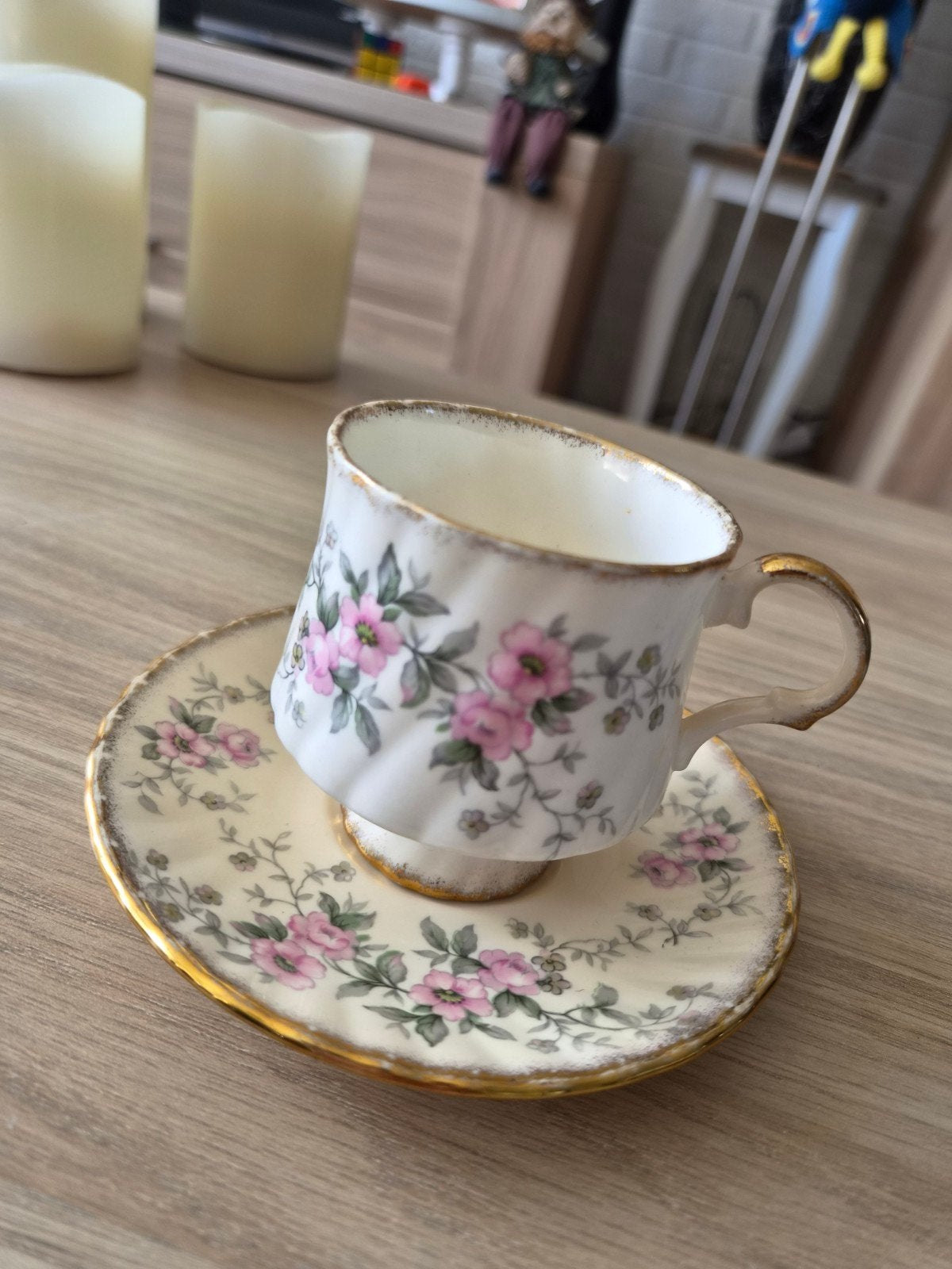 vintage Elizabethan Fine Bone China kop-en-schotelsetje uit, Ophalen, Zo goed als nieuw, Porselein, Kop en/of schotel