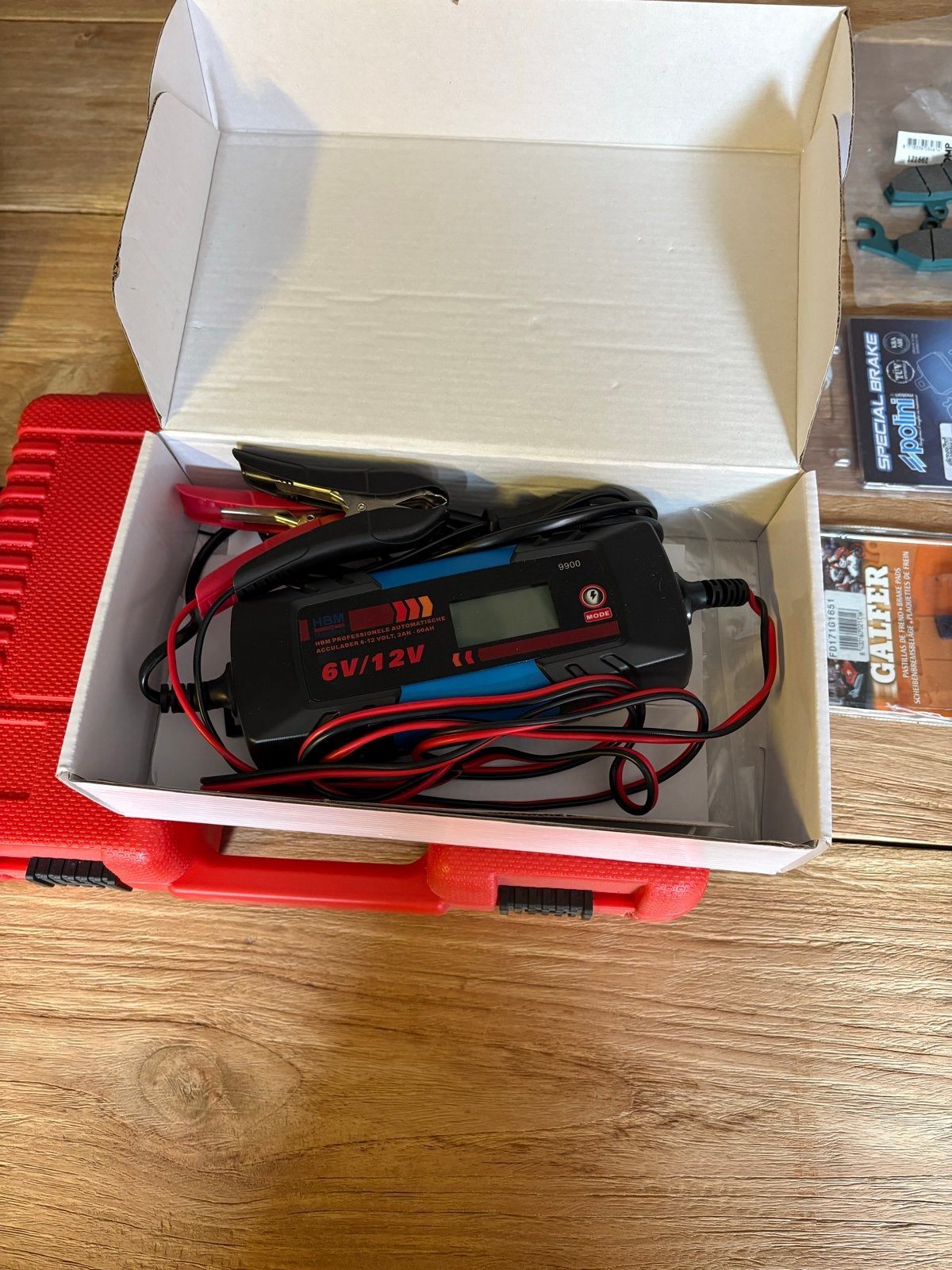 Acculader 6V/12V - Nieuw in doos, Nieuw, Universele onderdelen