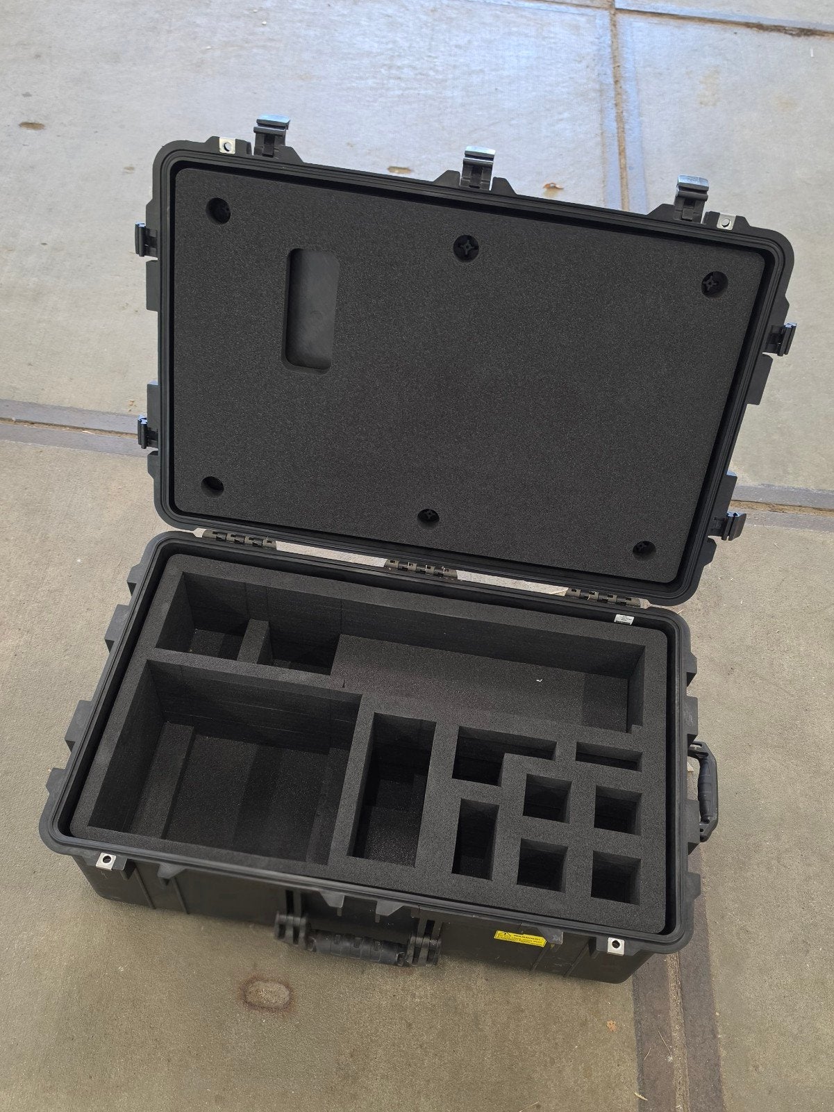 Peli 1650 Case met wieltjes en uitschuifbare handgreep, Sieraden, Tassen en Uiterlijk, Uitschuifbare handgreep, Hard kunststof