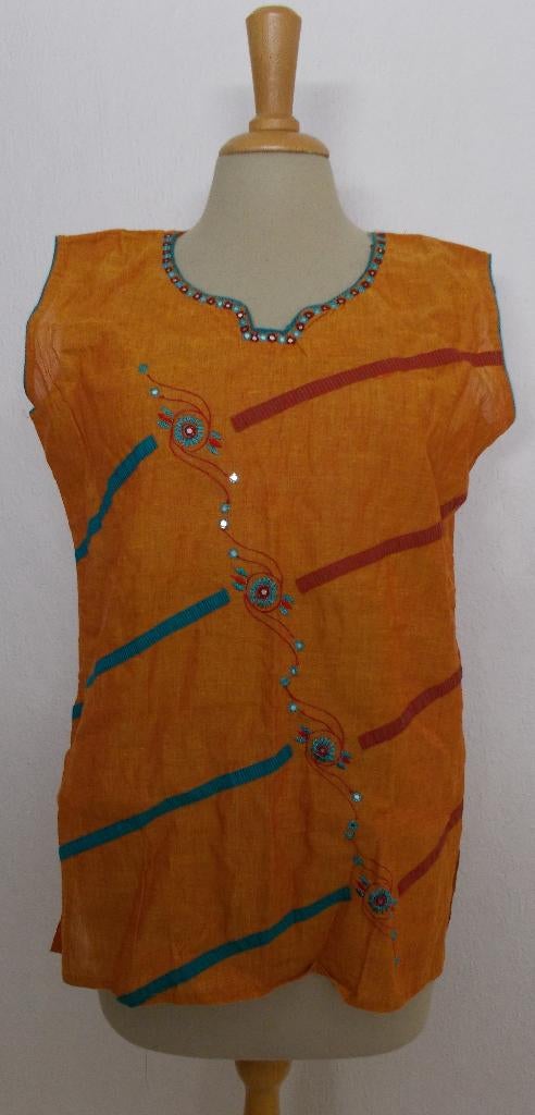 Katoenen top met borduursels en spiegeltjes! M, Kleding | Dames, Tops, Zo goed als nieuw, Maat 38/40 (M), Oranje, Zonder mouw
