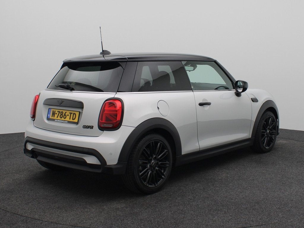 MINI Mini 1.5 Cooper Business Edition, 12 maanden, 136 pk, Gebruikt, 4 stoelen