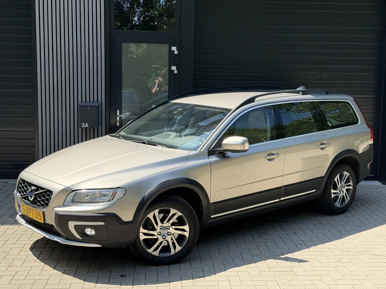 Volvo XC70 2.0 T5 FWD Nordic+ (bj 2015, automaat), Automaat, 15 km/l, Euro 6, 4 cilinders