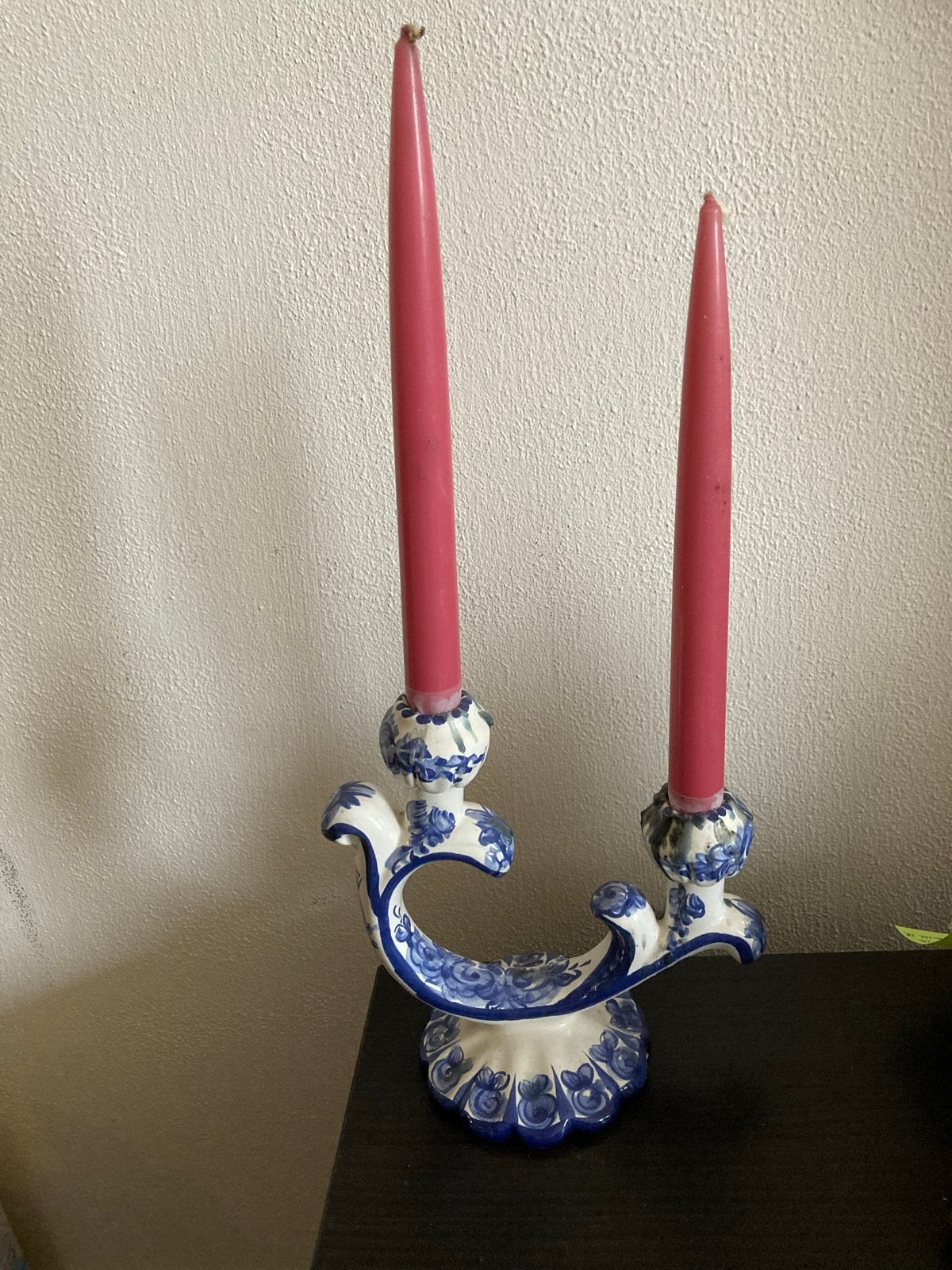 Vestal Alcobaça Portugal handbeschilderde kandelaar 20cm, Antiek en Kunst, Antiek | Kandelaars, Ophalen of Verzenden, Keramiek of Aardewerk