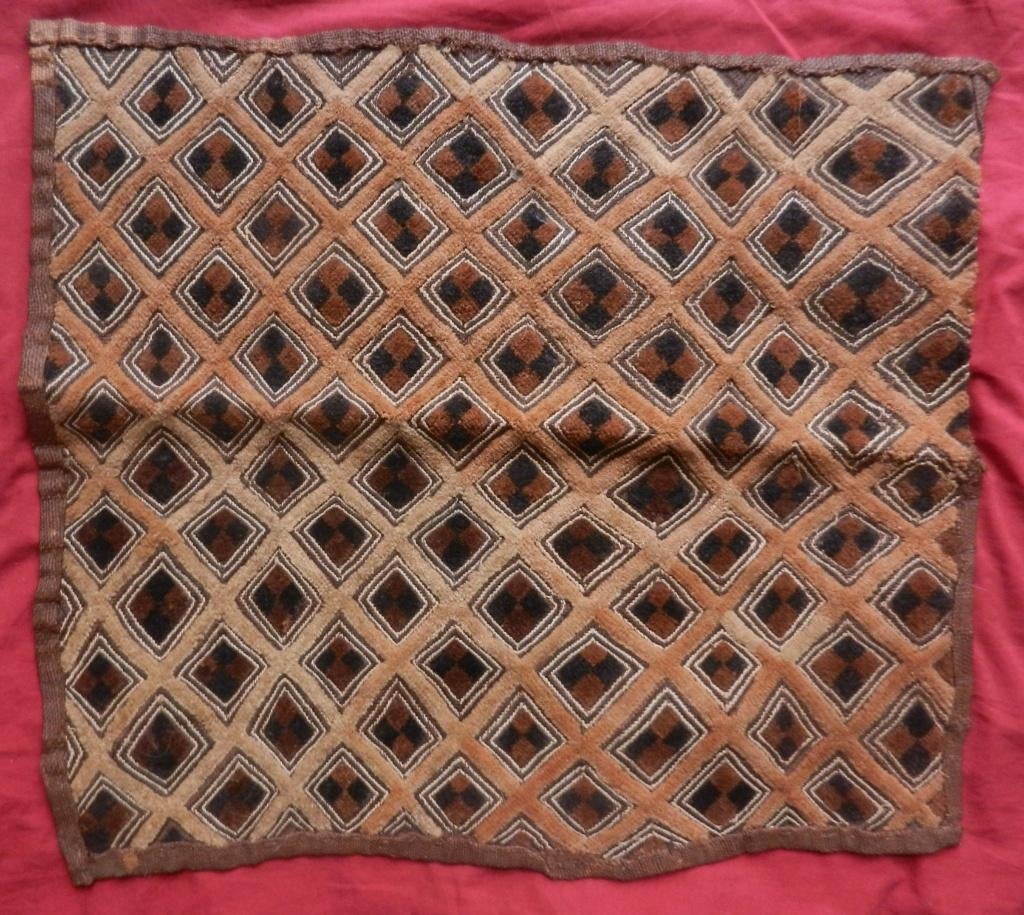 Kuba Congo Zaire, raffia doek met ruitjes, circa 60 x 53 cm., Antiek en Kunst, Ophalen of Verzenden
