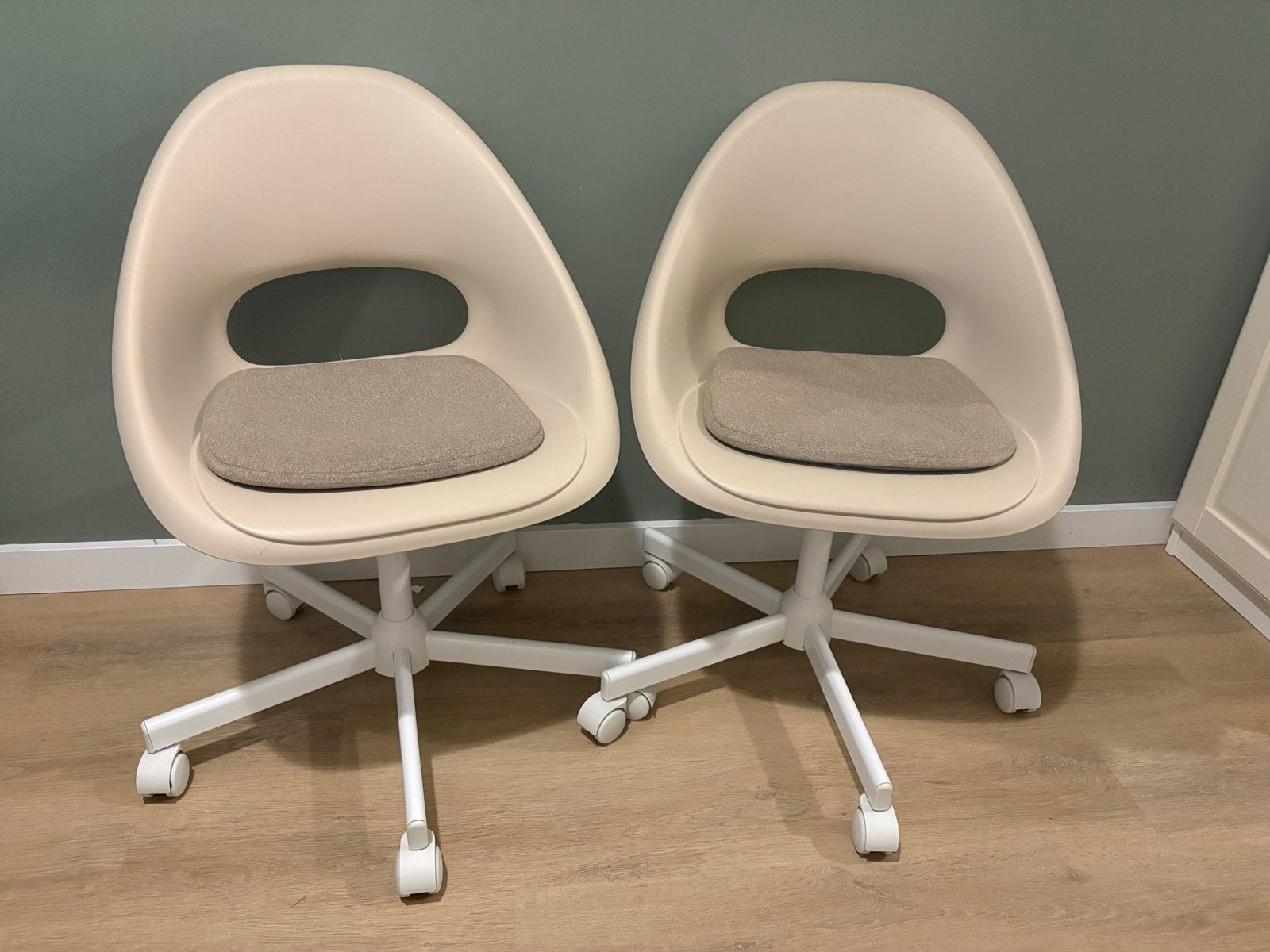 Ikea bureaustoelen - zo goed als nieuw, Ophalen, Zo goed als nieuw, Beige, Bureaustoel