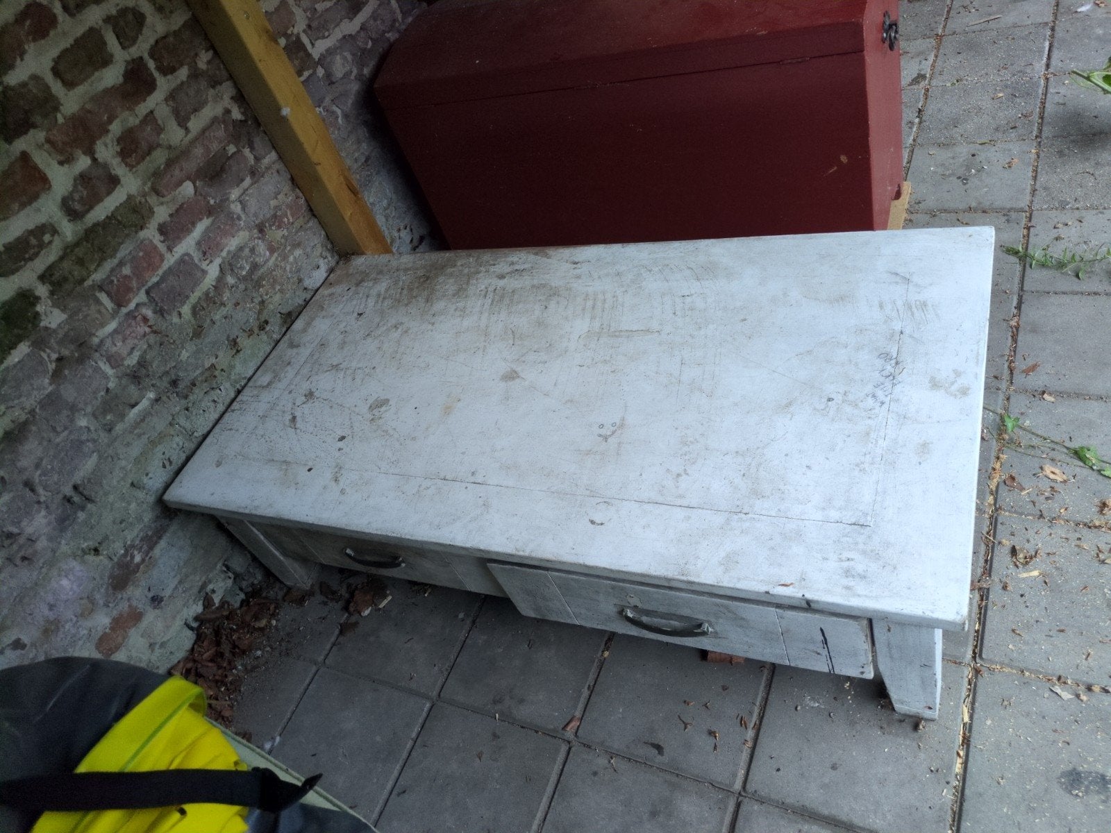 Vintage houten salontafel met lades, Ophalen, Gebruikt, 100 tot 150 cm, 50 tot 100 cm