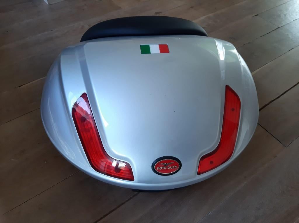 Moto Guzzi Topkoffer met bijpassende beugel, Ophalen, Zo goed als nieuw