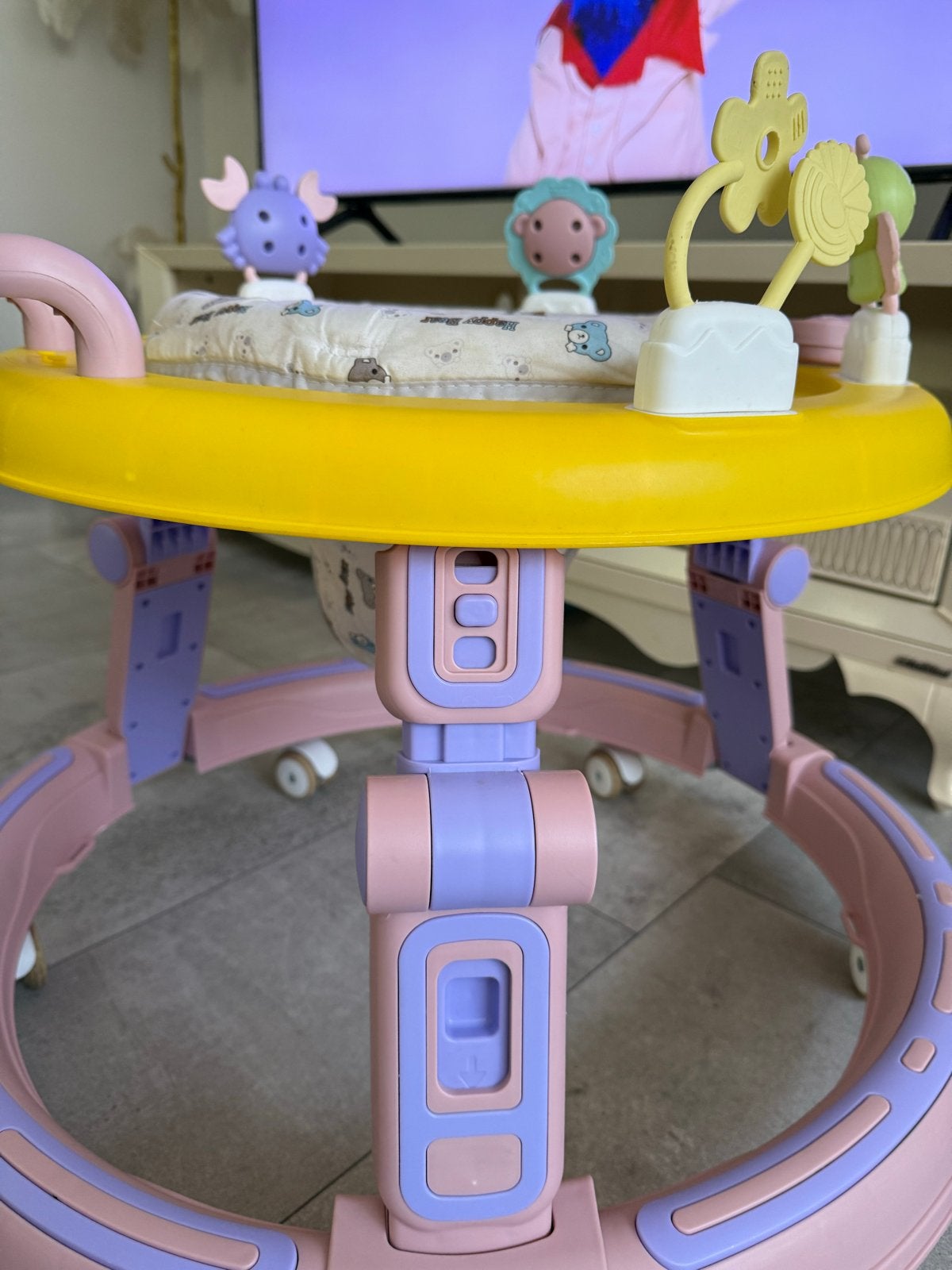Babyloper op wielen - Roze en Geel, Ophalen, Gebruikt, Overige typen, Met wieltjes