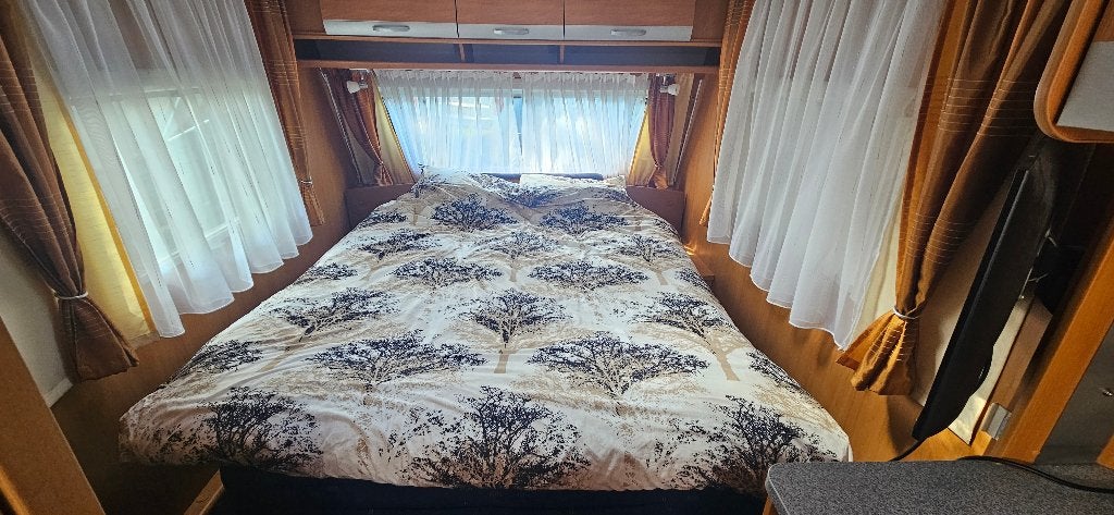 Foto 2 van Dethleffs caravan Lifestyle (Queensizebed, mover, tenten)
