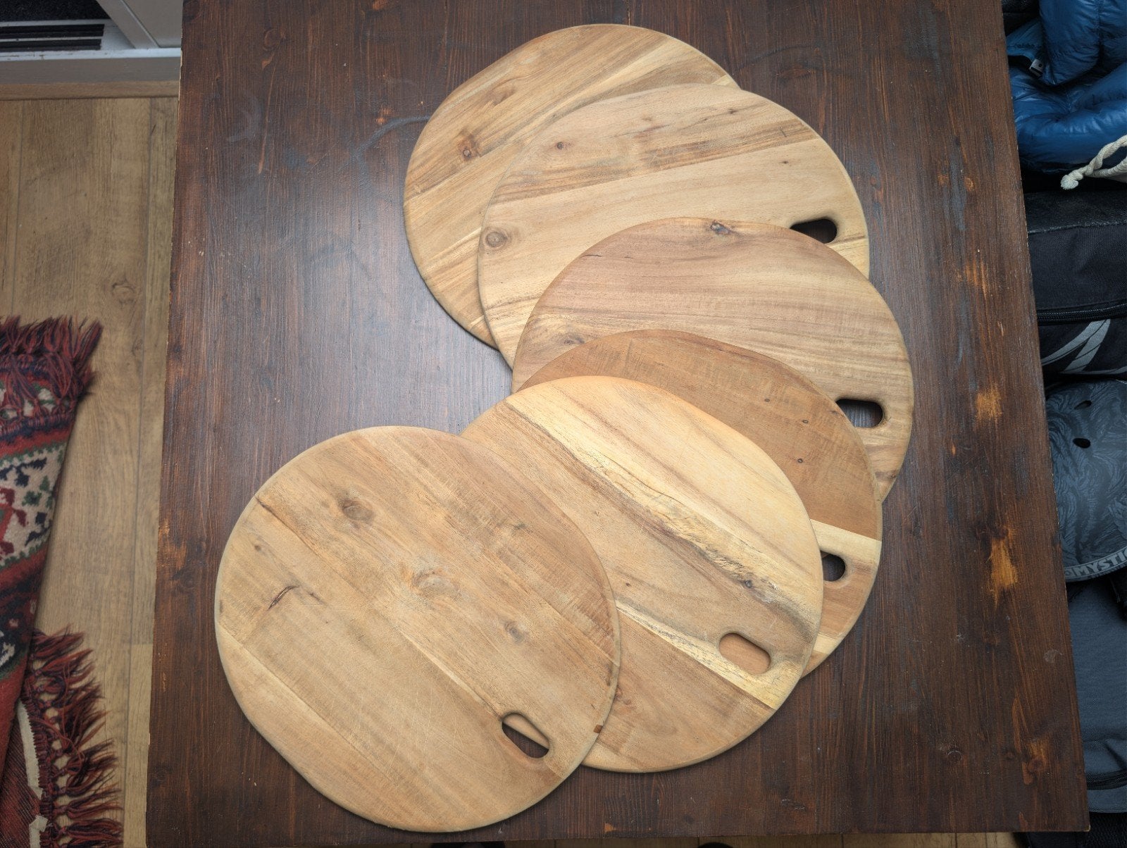 Set van 6 ronde houten ontbijt borden - snij-/serveerplanken, Gebruikt, Hout, Snij-/serveerplank, Ophalen of Verzenden
