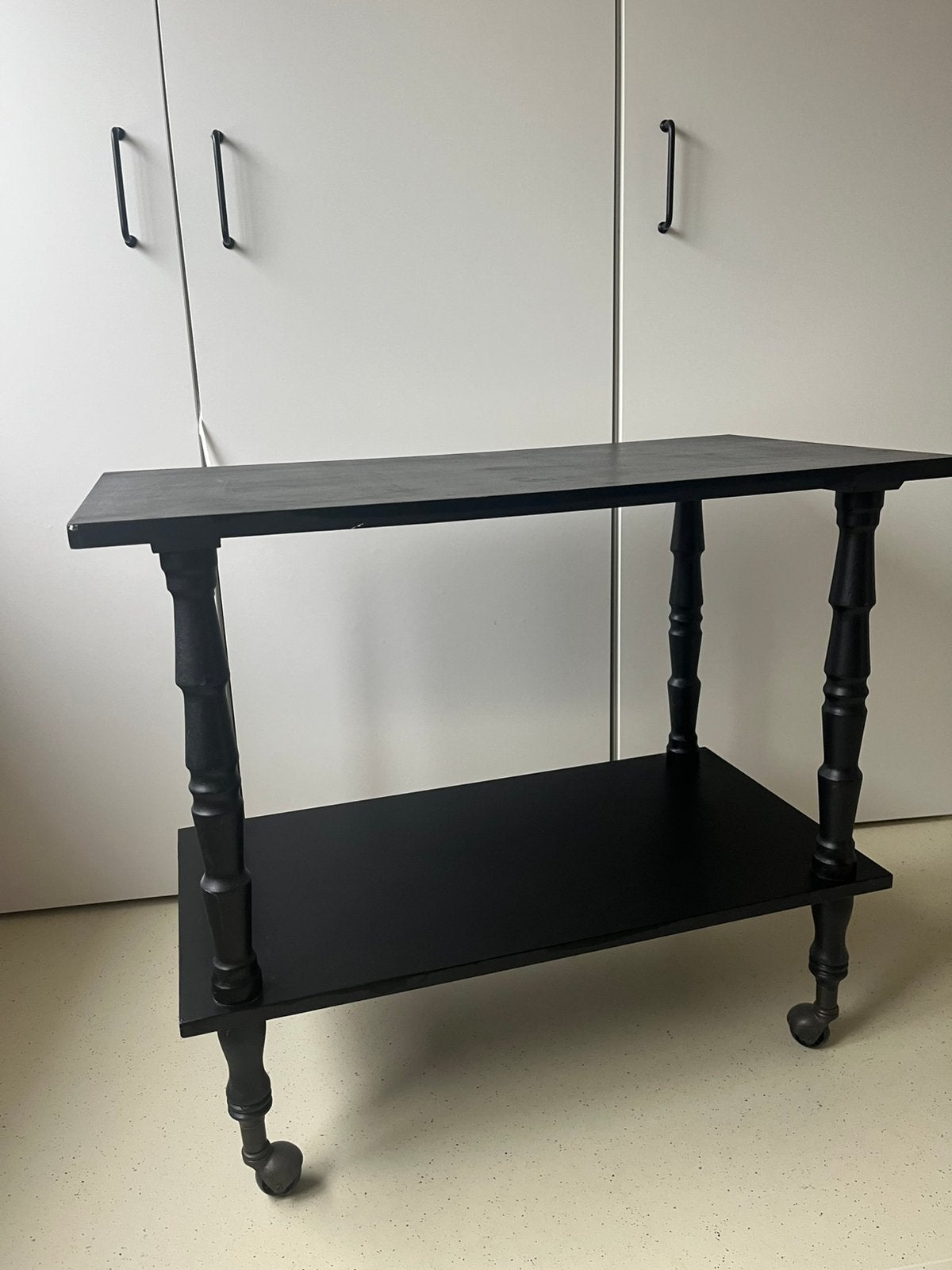 Sidetable in mooie oude antieke stijl, Huis en Inrichting, Ophalen, Gebruikt, 50 tot 100 cm, 25 tot 50 cm