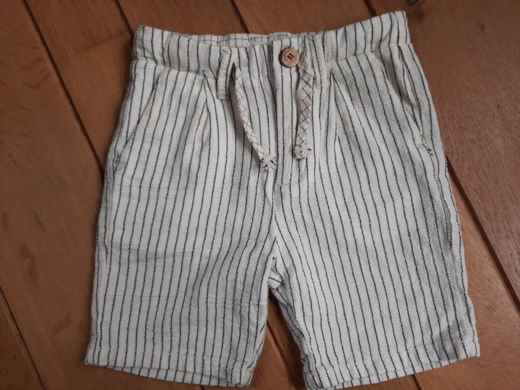 ZARA Kids bermuda korte broek beige zwarte streep maat 110, Broek, ZARA, Ophalen of Verzenden, Zo goed als nieuw