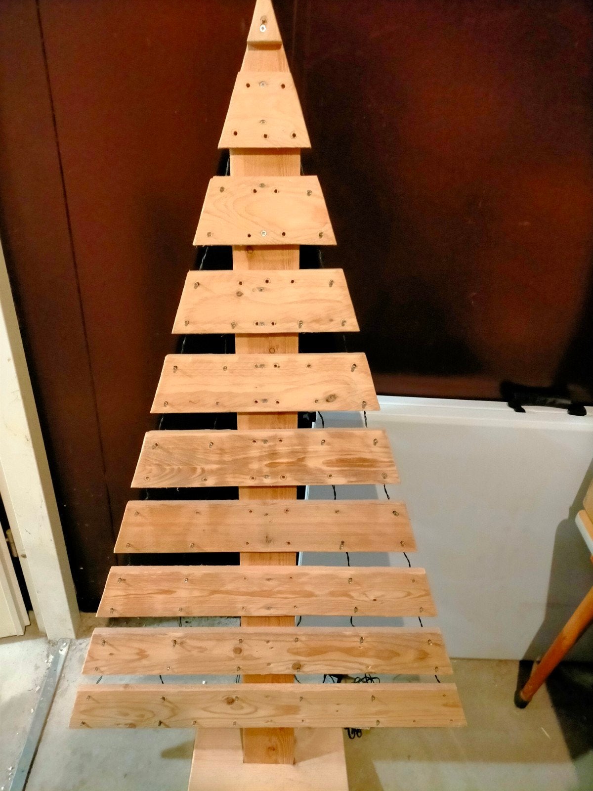 grote houten Kerstboom met verlichting, Ophalen