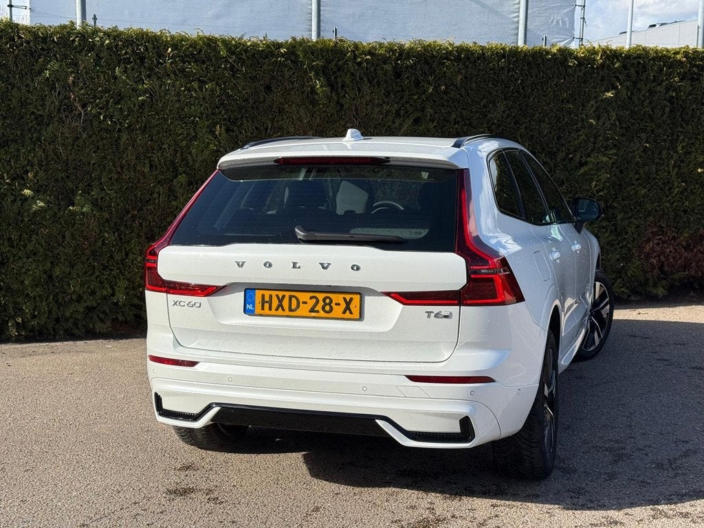 Volvo XC60 T6 Plug-in hybrid AWD Plus Dark | Panoramadak | 3, Auto's, Volvo, Automaat, 12 maanden, Gebruikt, Euro 6