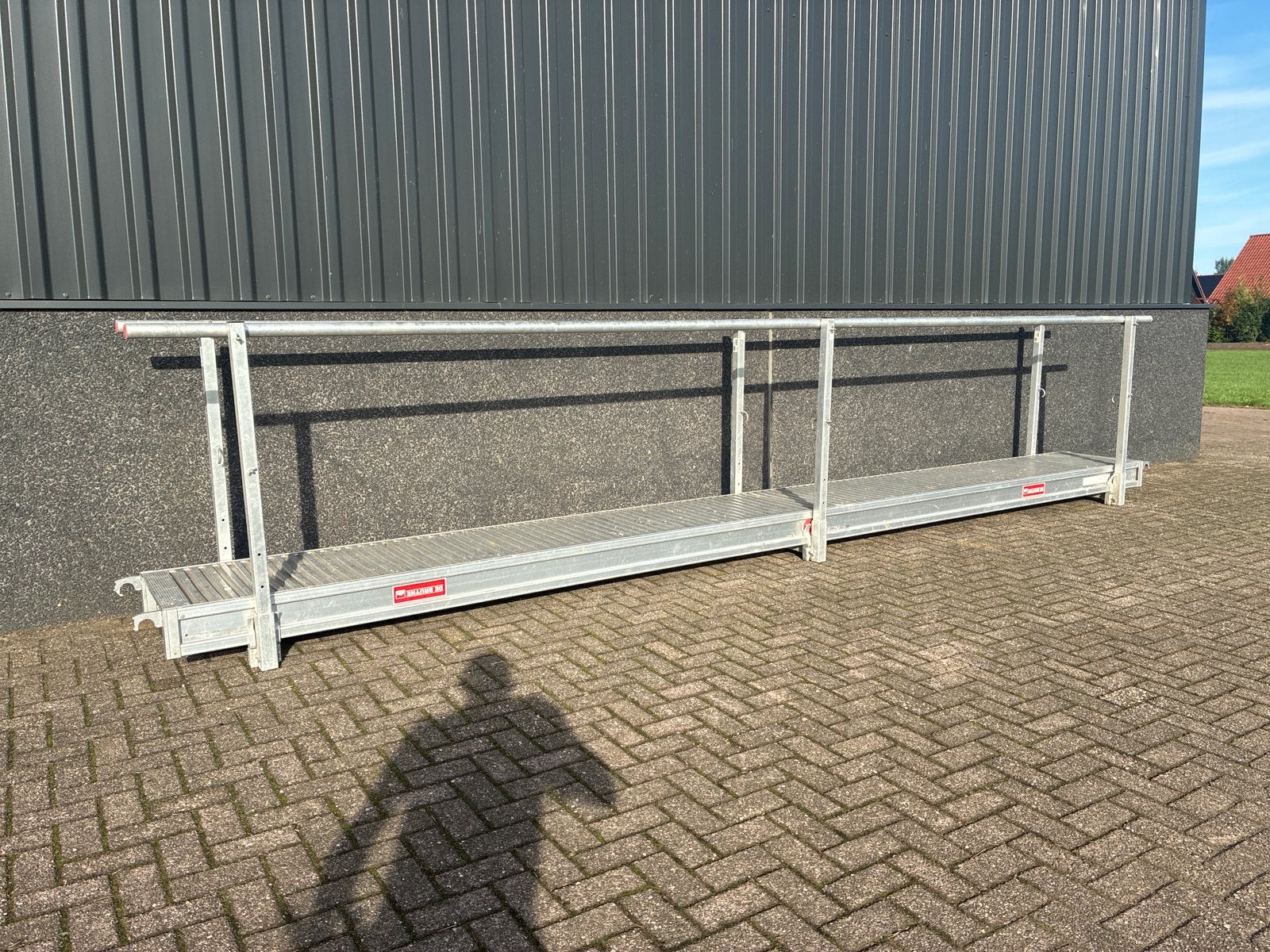 Altrex Stage Leuningssteiger - Zo goed als nieuw, Ophalen, Zo goed als nieuw, Rolsteiger of Kamersteiger, 5 meter of hoger