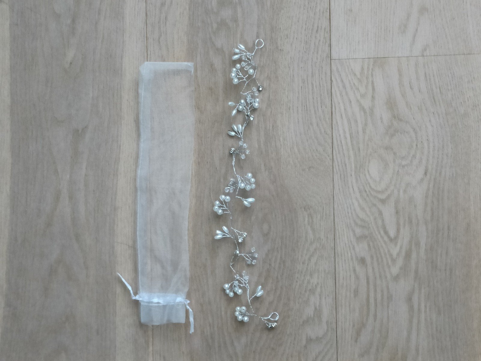 Bruidshaaraccessoire met parels en kristallen, Wit, Nieuw, Ophalen of Verzenden, Onbekend