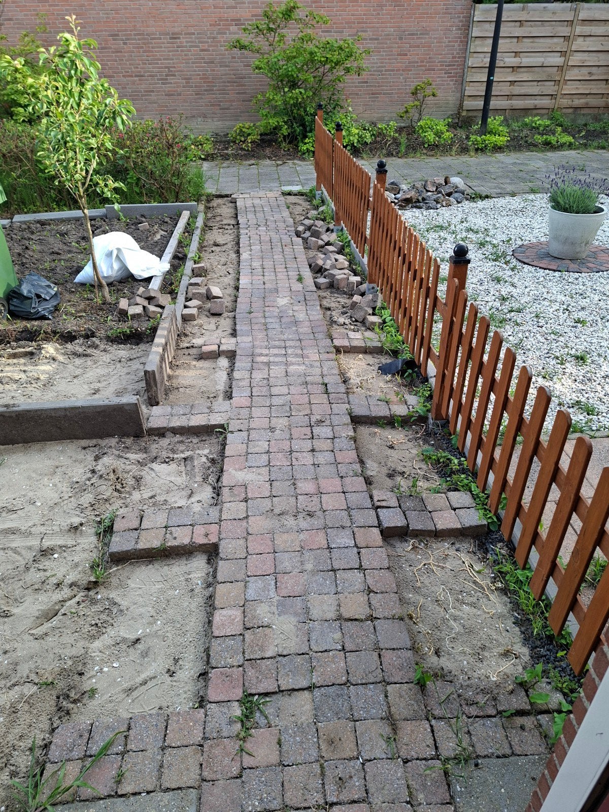 Gratis stenen 10x10 cm, ca. 300 stuks, Tuin en Terras, Tegels en Klinkers, Ophalen, Gebruikt, Klinkers, 5 tot 10 m²
