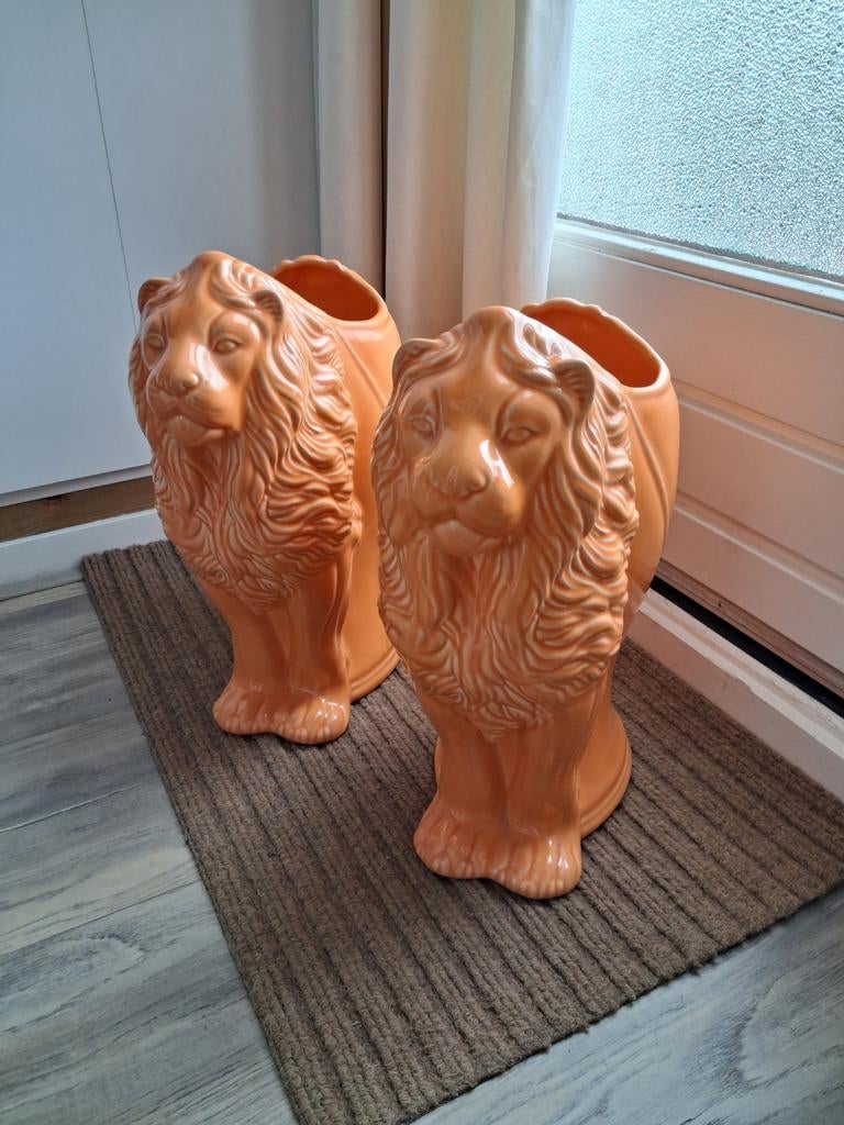Set van 2 oranje leeuwen bloempotten / paraplu bakken, Gebruikt, Binnen, Overige vormen, Aardewerk