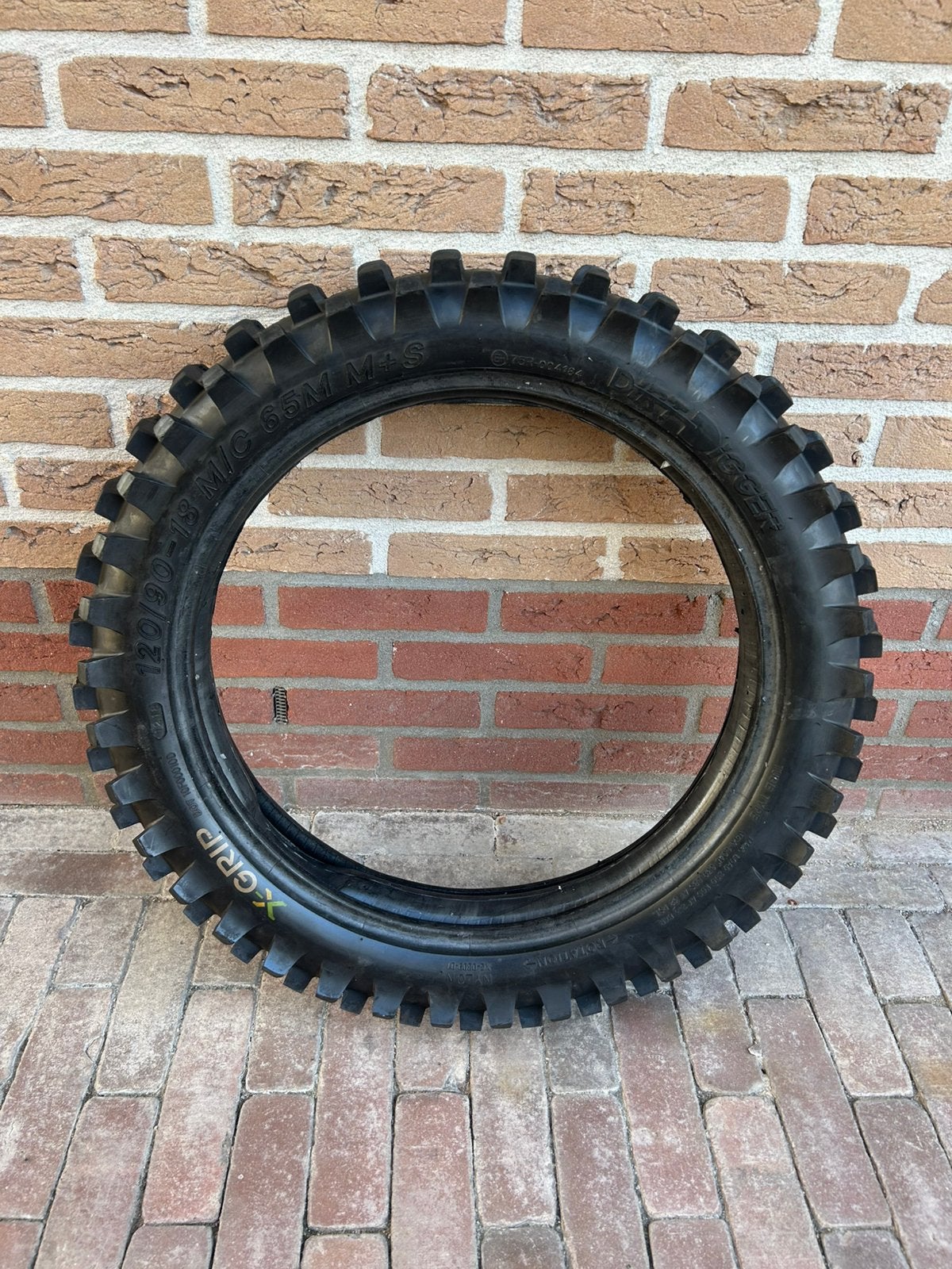 X-Grip dirt digger band 120/90 - 18 incl mousse, Motoren, Ophalen
