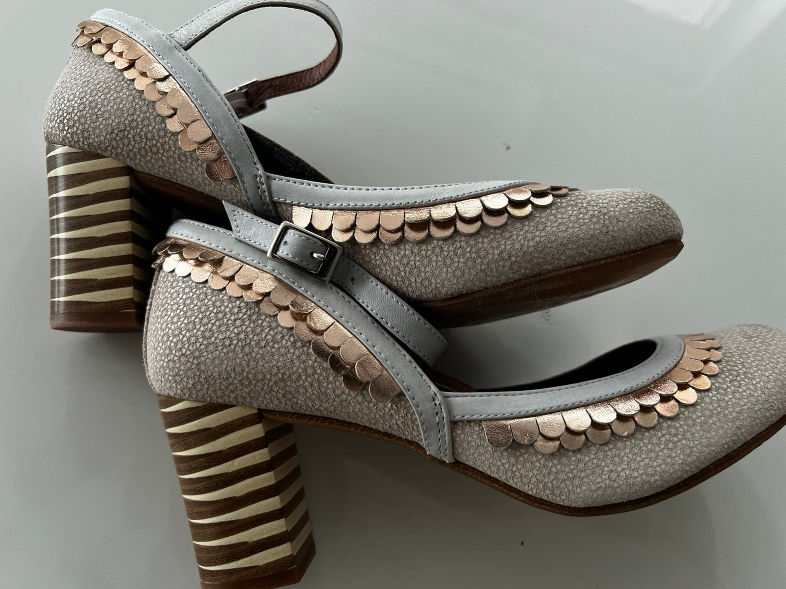 Bellamy schienen nieuw maat 40., Pumps, Beige, Ophalen of Verzenden, Zo goed als nieuw