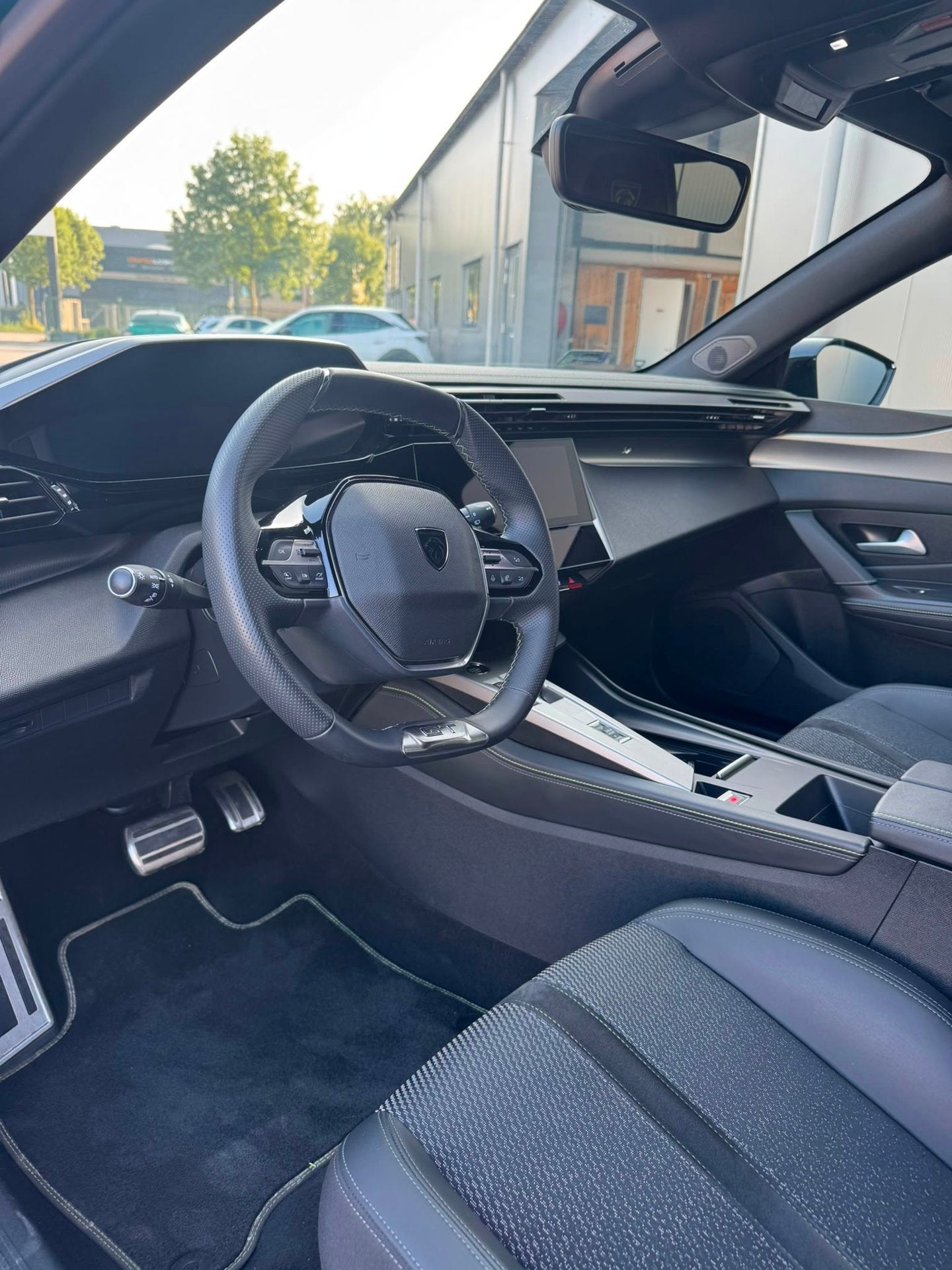 Peugeot 308 SW 1.2 Hybrid 136 e-DCS6 GT 360 Camera / CarPlay, 136 pk, Gebruikt, Blauw, Alcantara