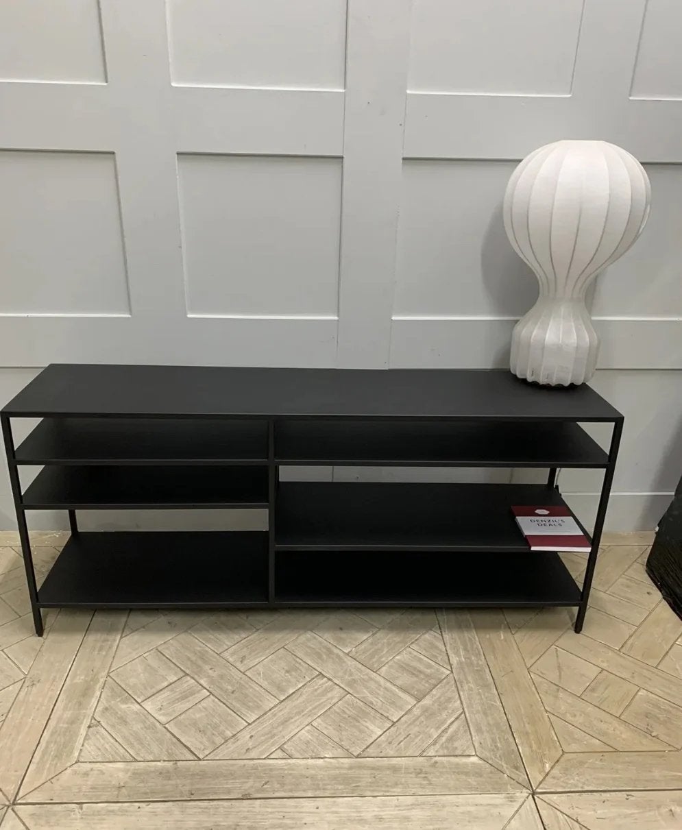 MADE .com Munro Brass Mediameubel - Zwart (140x61x35cm), Ophalen, 100 tot 150 cm, Zo goed als nieuw, Minder dan 100 cm