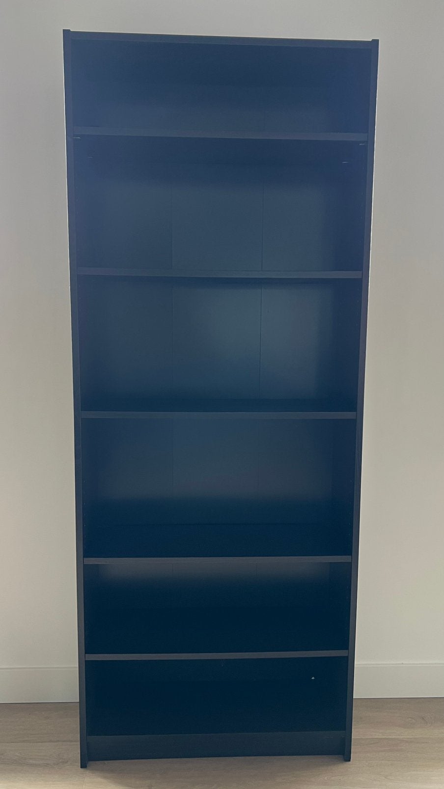 Gratis afhalen: donkerbruine/zwarte Billy boekenkast (IKEA), Huis en Inrichting, Kasten | Boekenkasten, Ophalen, Met plank(en)