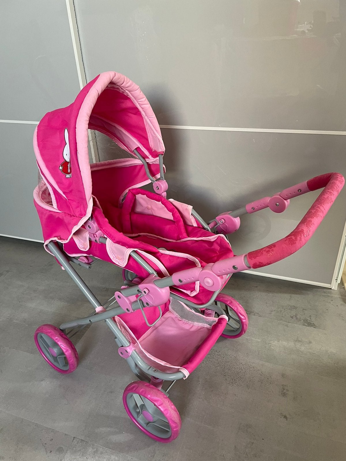 Poppenwagen set roze nijntje, Kinderen en Baby's, Speelgoed | Poppen, Ophalen, Gebruikt, Babypop