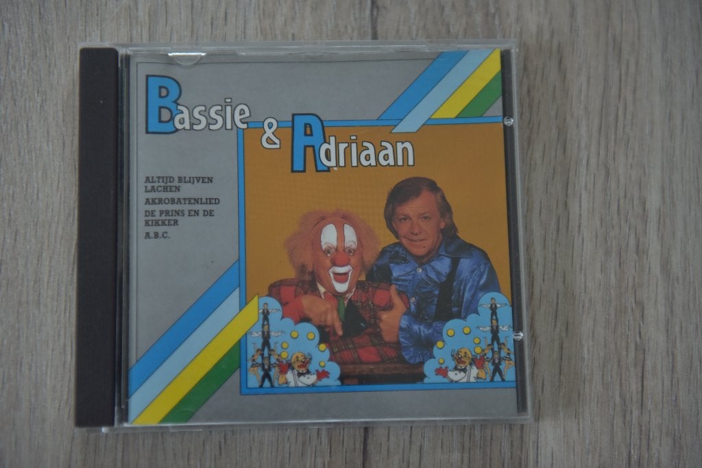 BASSIE & ADRIAAN --- BASSIE & ADRIAAN 100238CD, Cd's en Dvd's, Cd's | Kinderen en Jeugd, Verzenden, Zo goed als nieuw, Muziek
