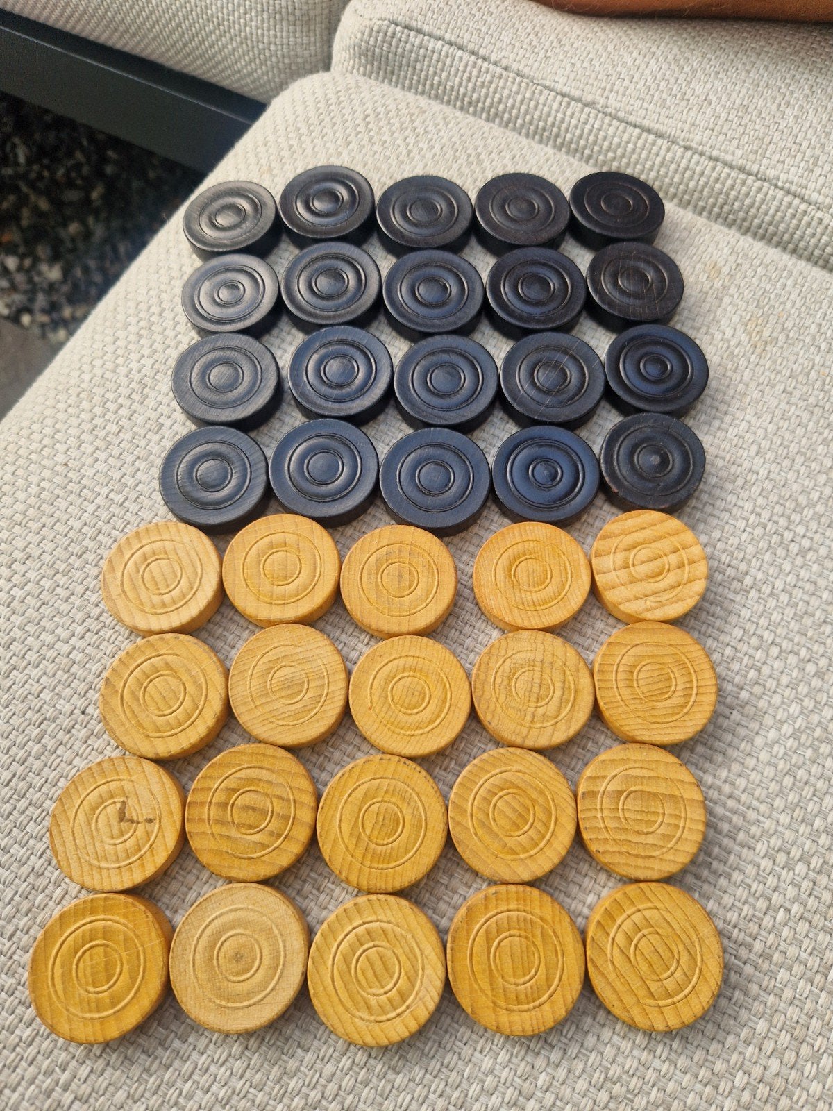 Houten Damstenen - Zwart en Naturel (40 stuks), Hobby en Vrije tijd, Gezelschapsspellen | Bordspellen, Een of twee spelers, Ophalen of Verzenden
