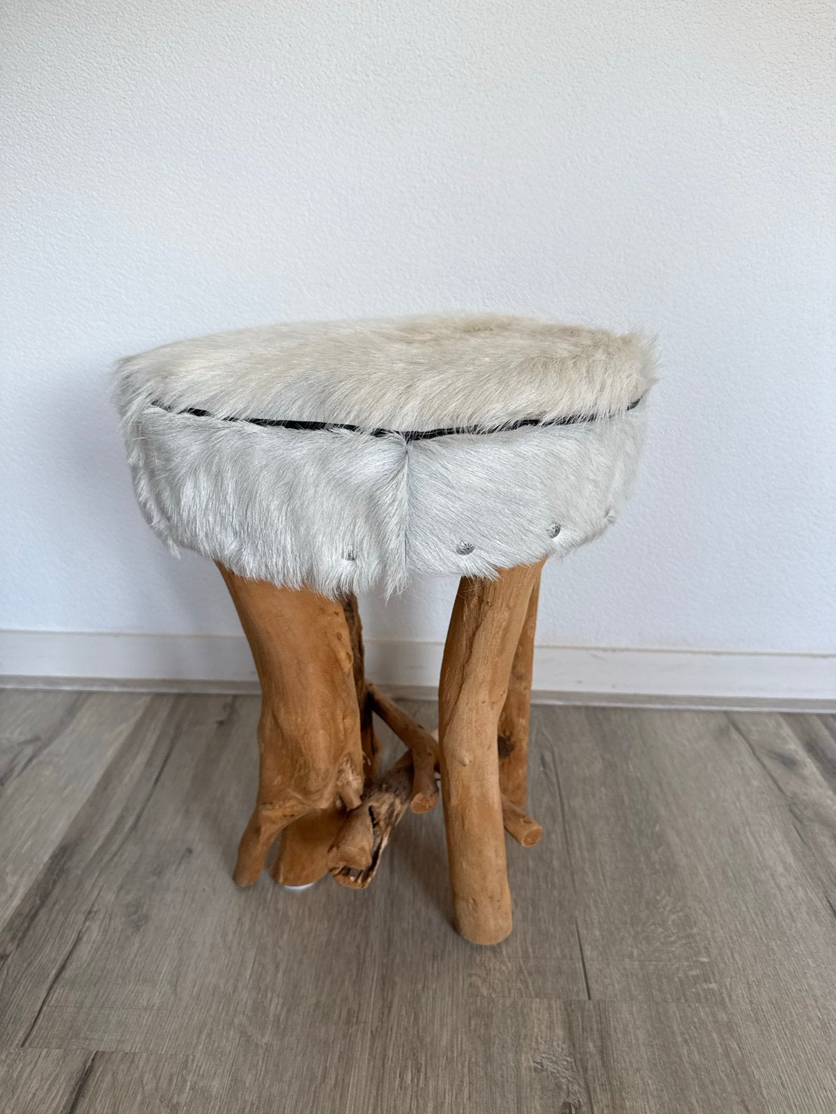 Uniek krukje met bont en teakhouten onderstel, Ophalen, Zo goed als nieuw, Hout