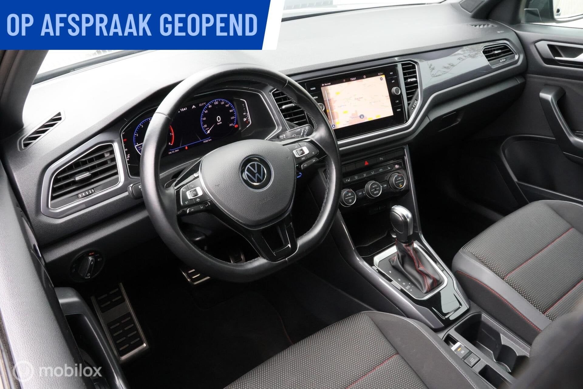 Volkswagen T-Roc 1.5 TSI DSG Sport I Camera | ACC | LED, Auto's, Volkswagen, Stof, Zwart, 4 cilinders, Bedrijf