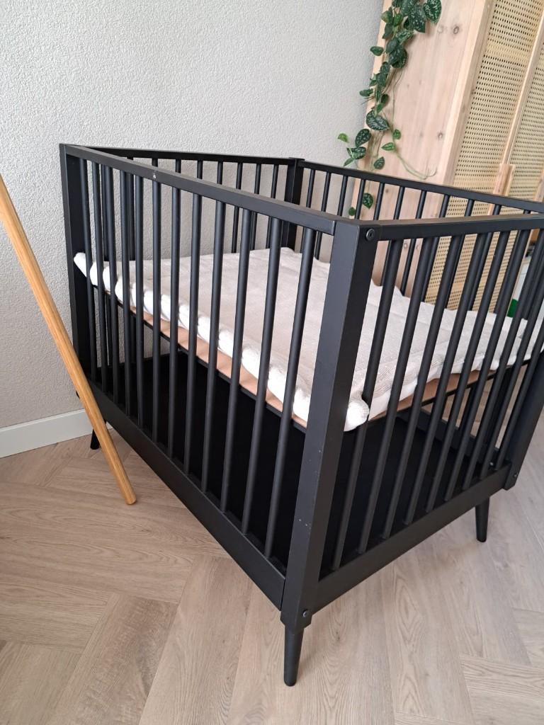 Europe baby Evy 2 box mat zwart, Kinderen en Baby's, Boxen, Ophalen, Gebruikt, Rechthoekig, In hoogte verstelbaar
