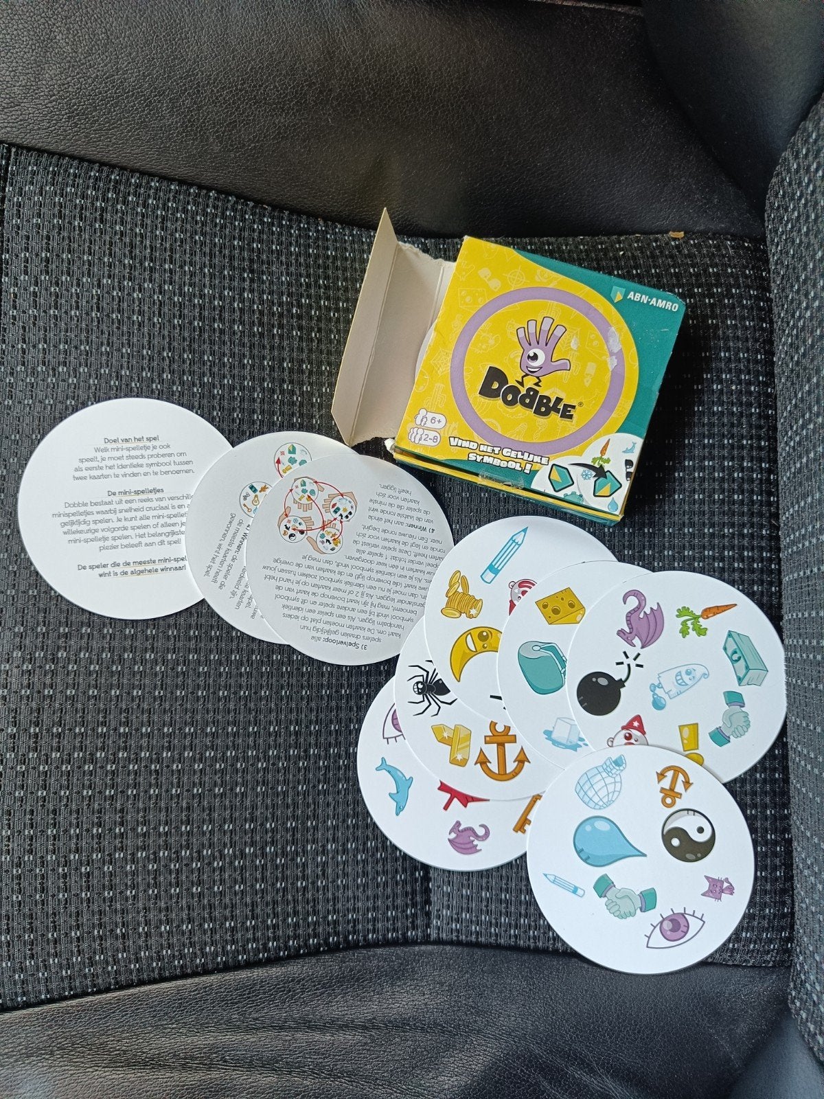 Dobble- Snelheid en observatie spel, Hobby en Vrije tijd, Gezelschapsspellen | Kaartspellen, Vijf spelers of meer, Ophalen of Verzenden