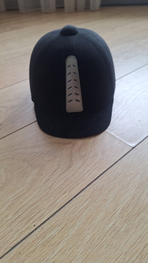 Maat 57 cap zwart, Dieren en Toebehoren, Paardrijkleding, Ophalen, Kinderen, Overige merken, Zo goed als nieuw